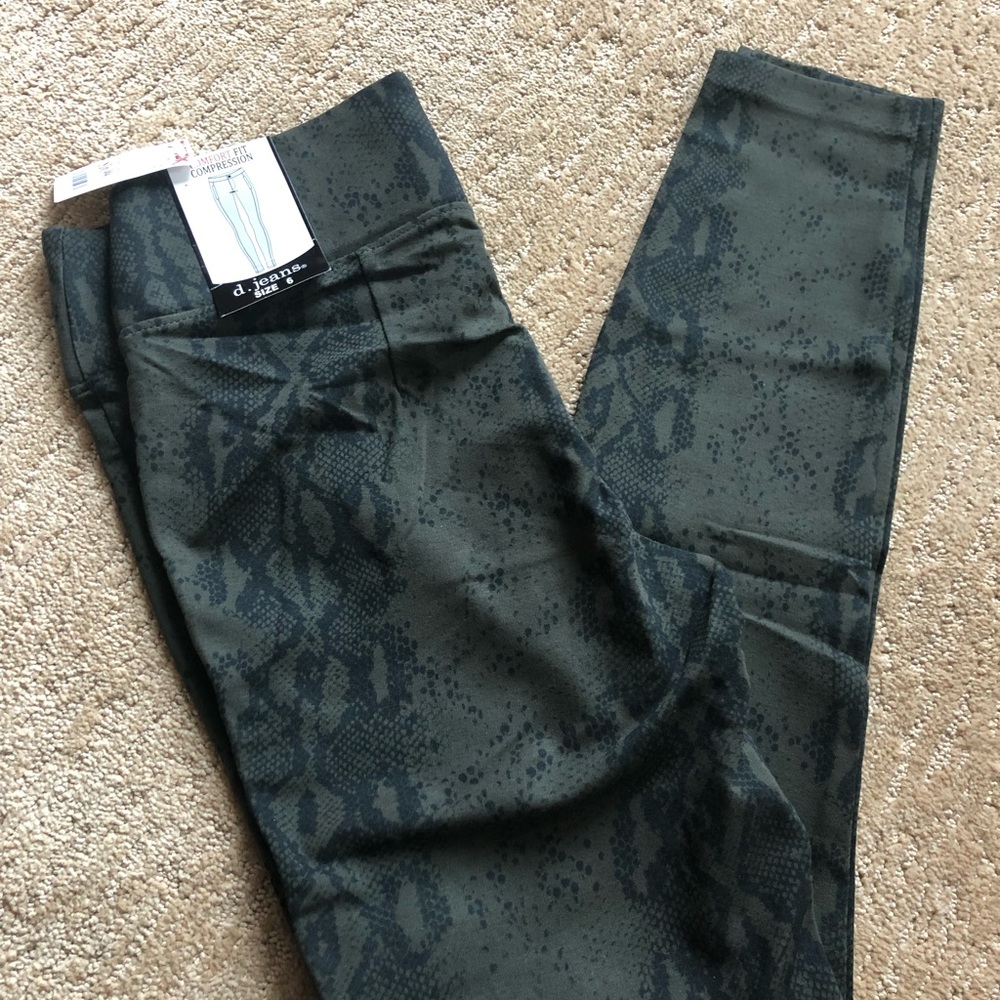 Snakeskin Print Leggings
